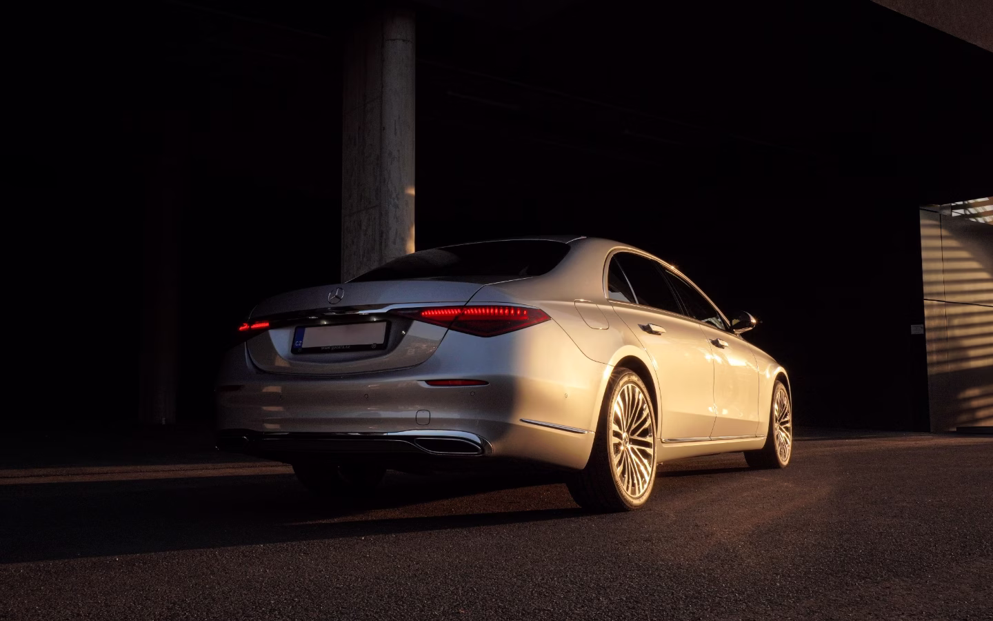 Mercedes-Benz S 350 d 4MATIC (W223) — fotografie 3