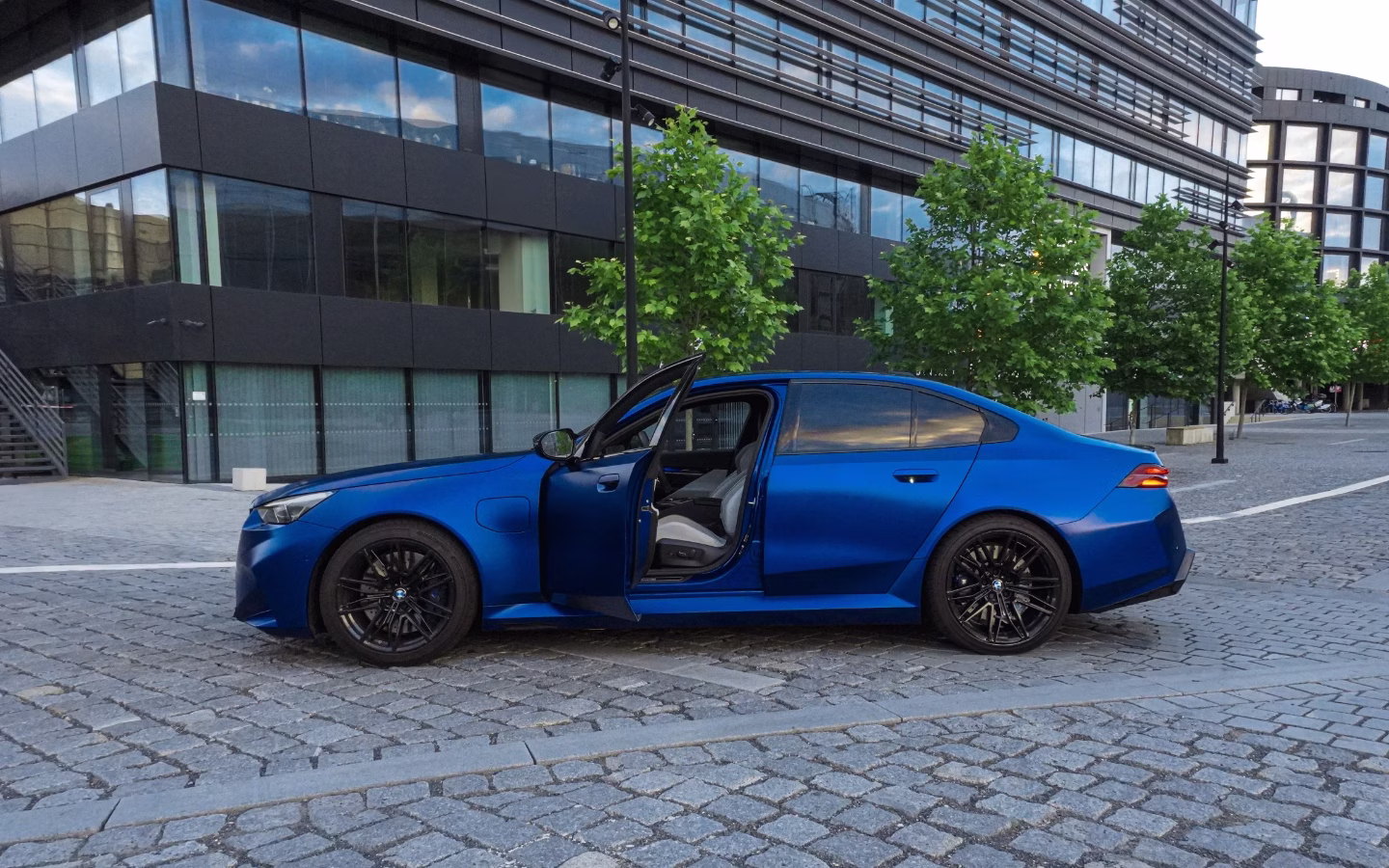 BMW M5 — fotografie 1